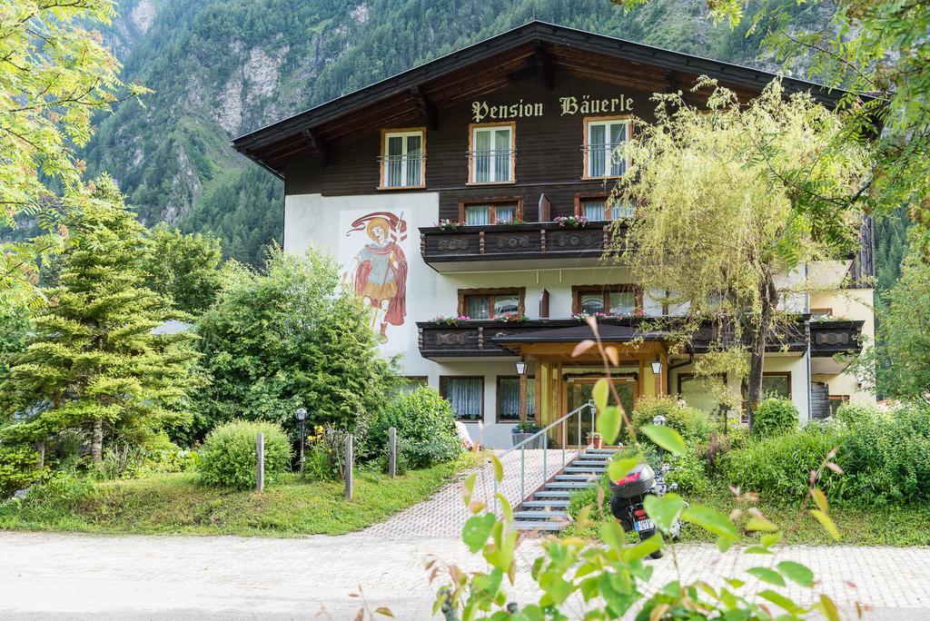 Pension Baeuerle Heiligenblut Exterior photo